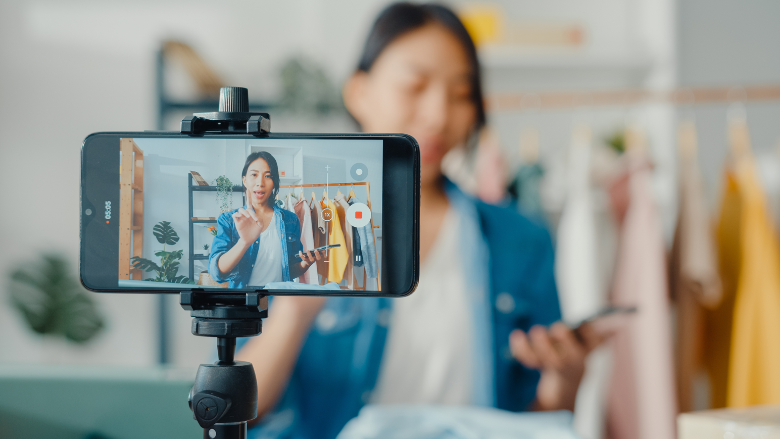 The Digital Marketing Revolution: Gen Z’s Video-First Approach and SimuStream’s Role